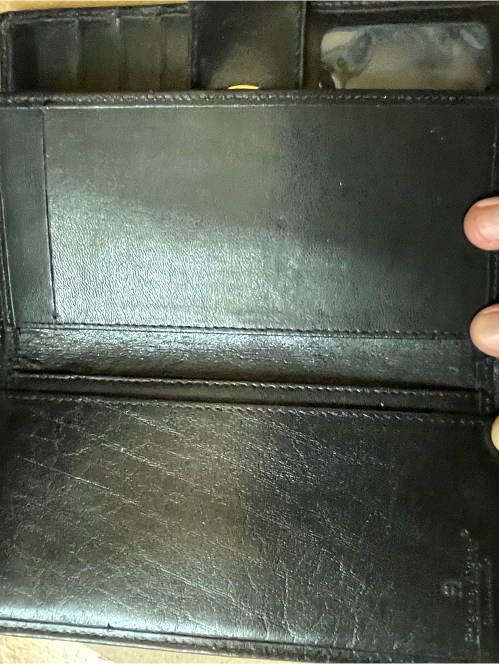 VTG Etienne Aigner Black Leather Wallet, Trifold. Lightly Used - Picture 4 of 5
